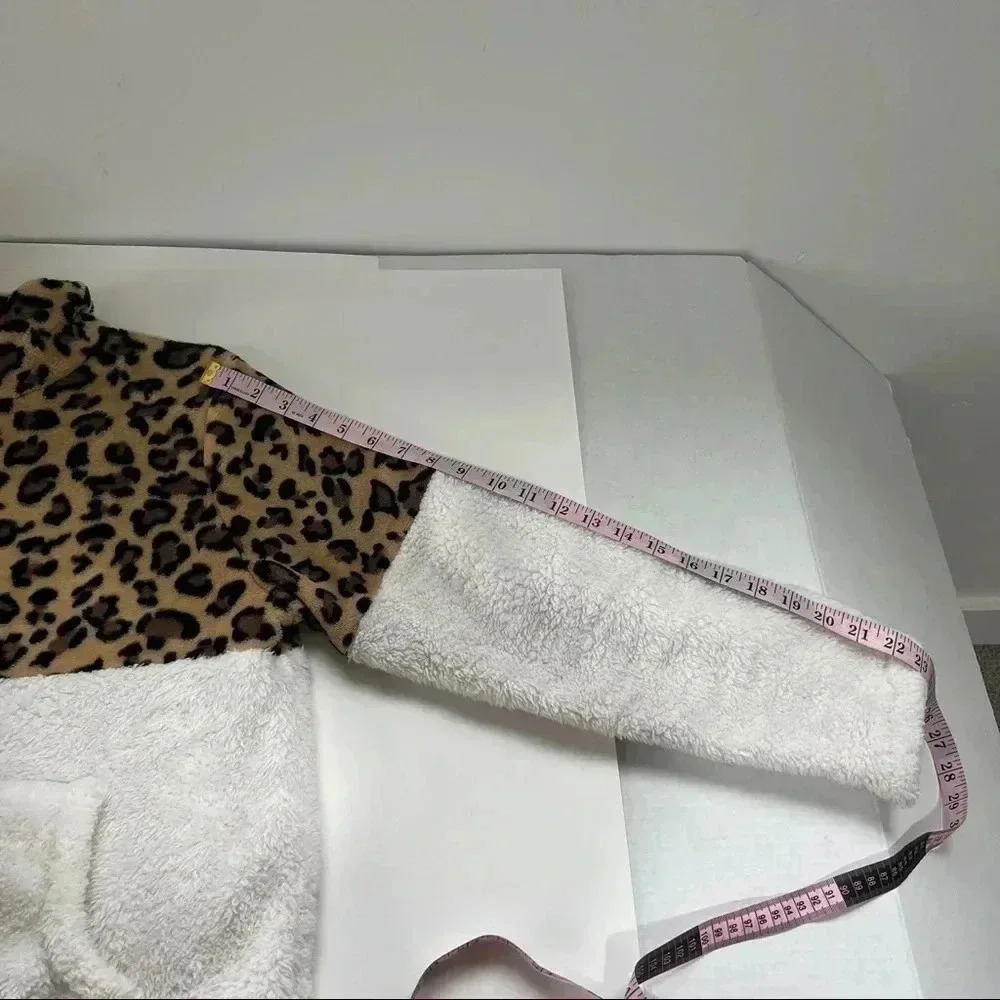 Leopard Pullover Jacket - Picture 8 of 11